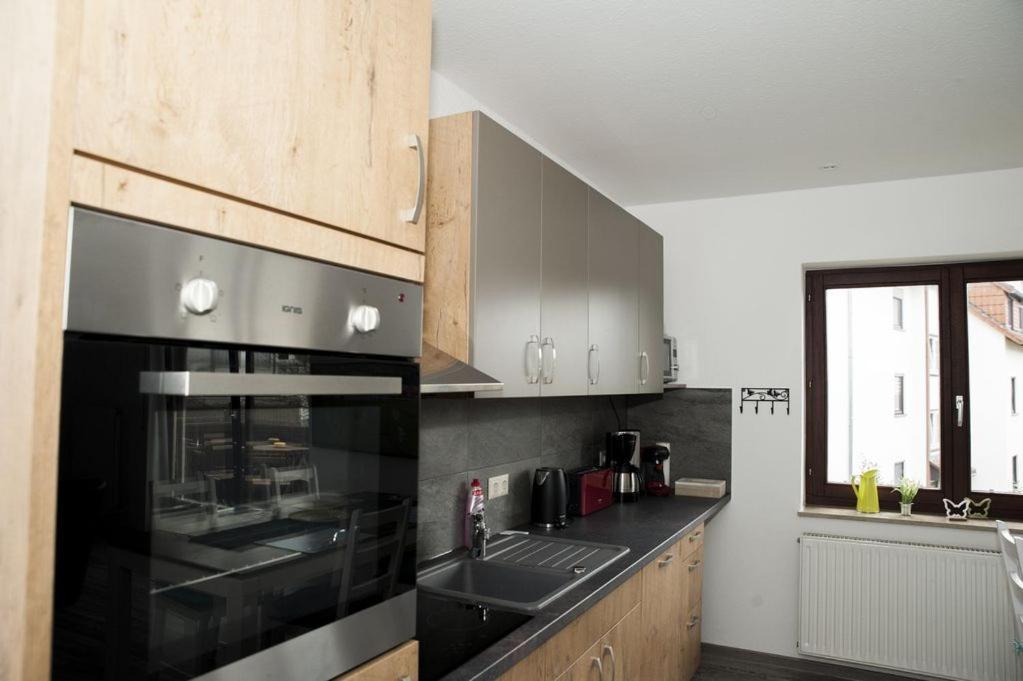 Exklusive Ferienwohnung Mit Balkon, 2 Schlafzimmer Im Haus Sertuerner Einbeck Exterior photo