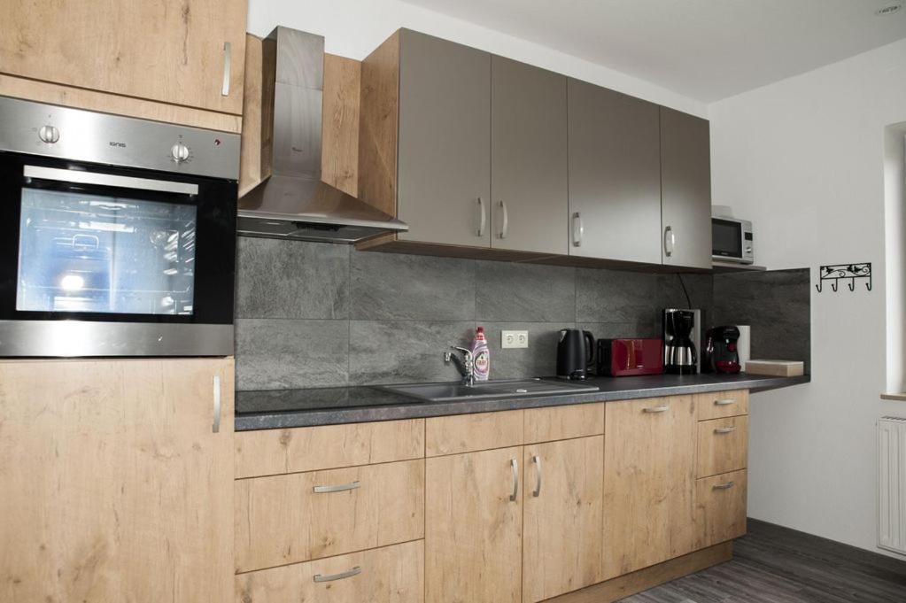 Exklusive Ferienwohnung Mit Balkon, 2 Schlafzimmer Im Haus Sertuerner Einbeck Exterior photo